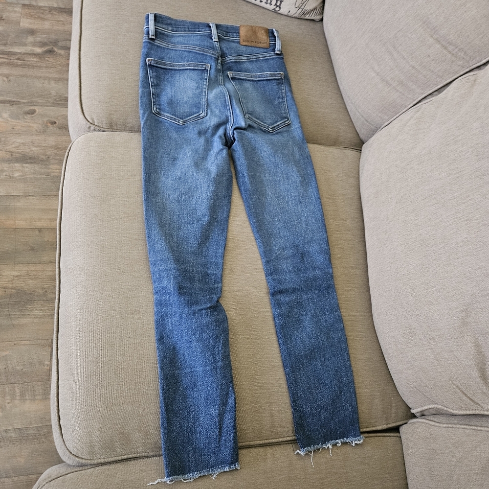 Aritzia Denim Forum the lola high rise crop skinny jeans distressed - Picture 7 of 10